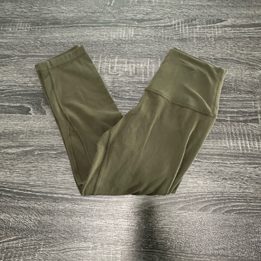 lululemon crop athletic leggings
